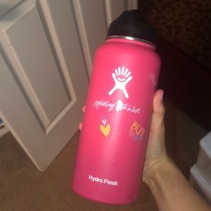 Hot pink 32oz Hydro Flask